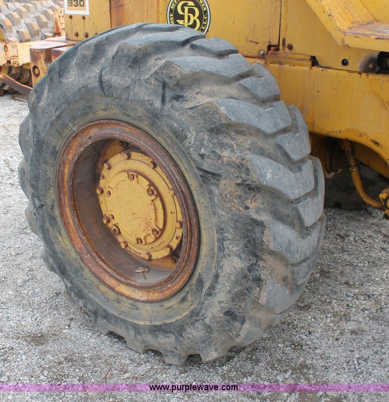 image for item E2577 1973 Caterpillar 930 wheel loader