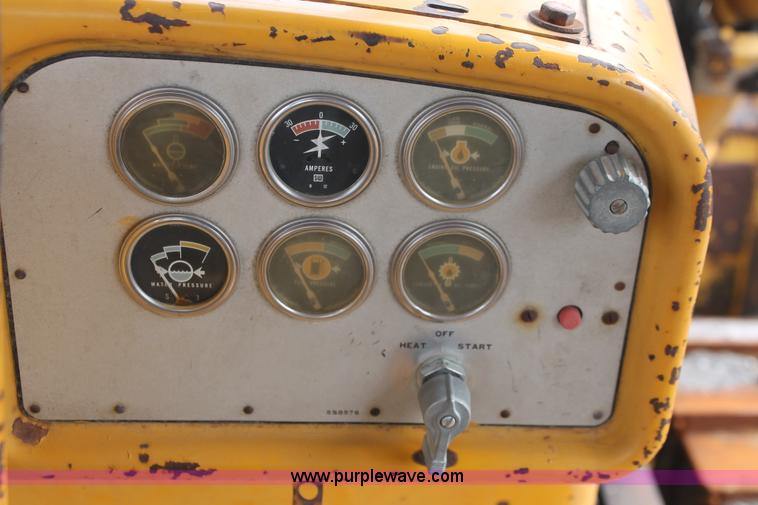 image for item E2579 1973 Caterpillar D7F dozer