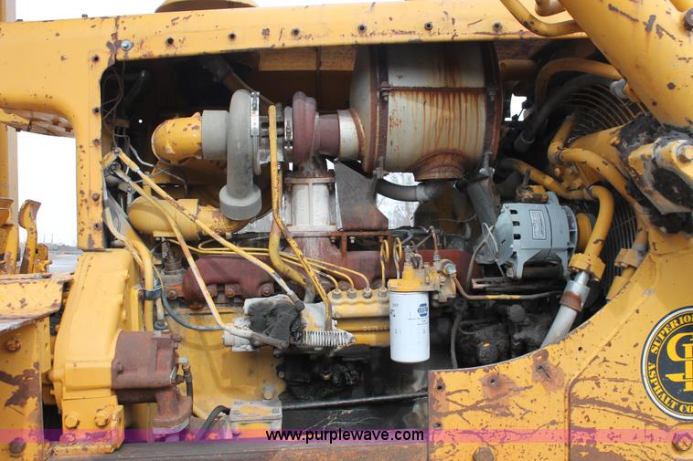 image for item E2579 1973 Caterpillar D7F dozer