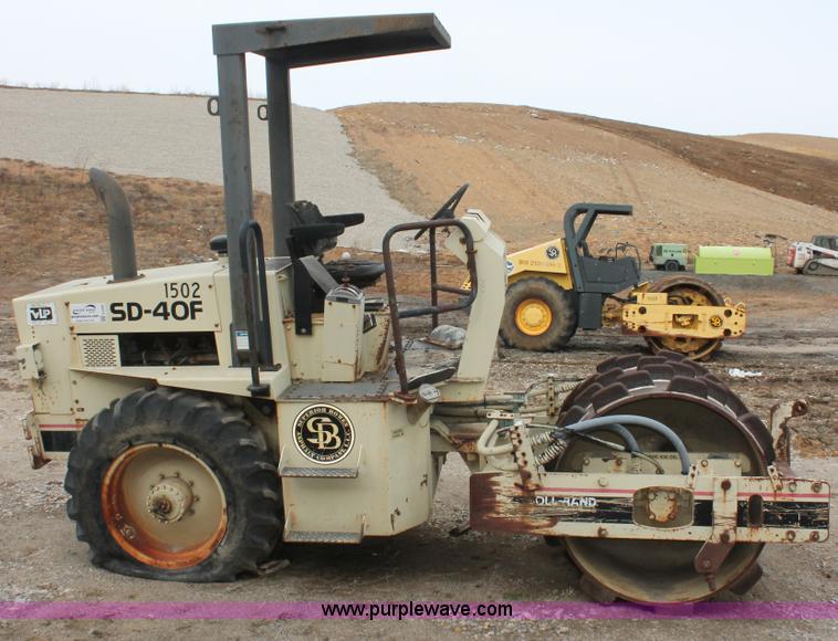 image for item E2580 1996 Ingersoll Rand SD40F padfoot compactor