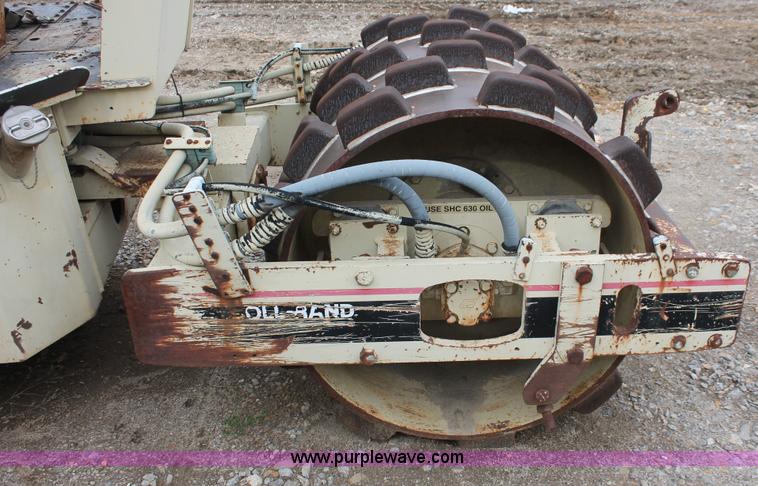 image for item E2580 1996 Ingersoll Rand SD40F padfoot compactor