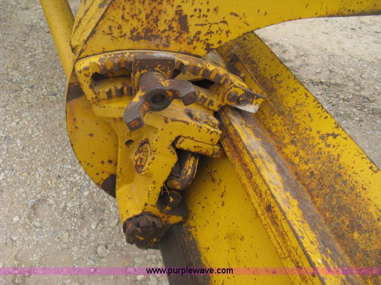 image for item E3085 Allis Chalmers M100 B series motor grader