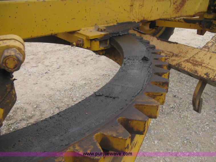 image for item E3085 Allis Chalmers M100 B series motor grader