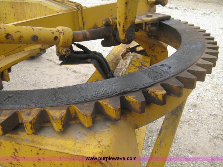 image for item E3085 Allis Chalmers M100 B series motor grader