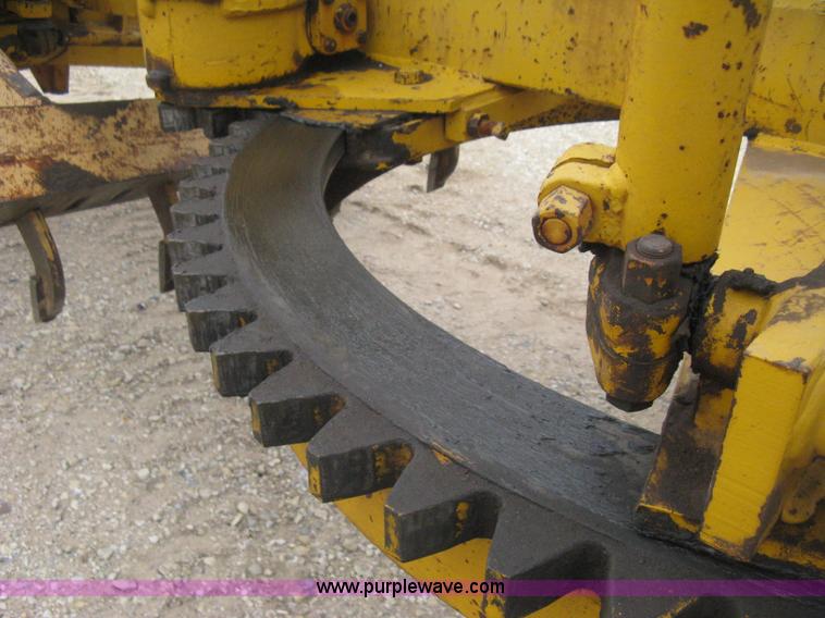 image for item E3085 Allis Chalmers M100 B series motor grader