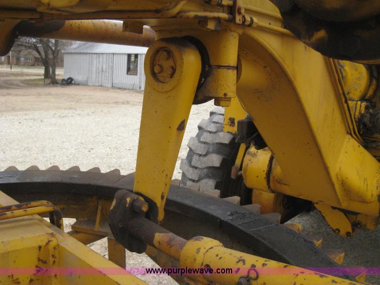 image for item E3085 Allis Chalmers M100 B series motor grader