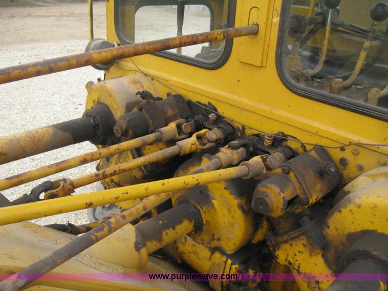 image for item E3085 Allis Chalmers M100 B series motor grader
