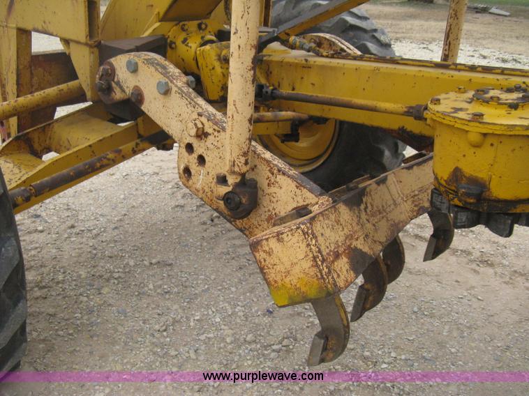 image for item E3085 Allis Chalmers M100 B series motor grader