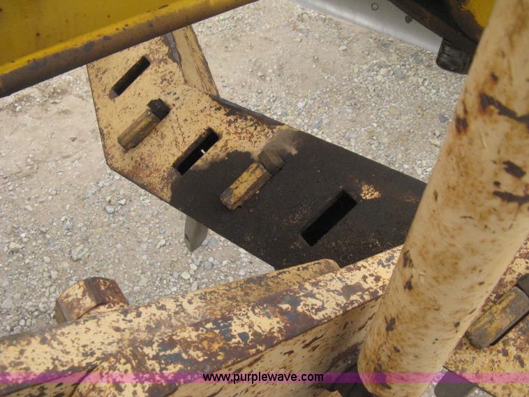 image for item E3085 Allis Chalmers M100 B series motor grader