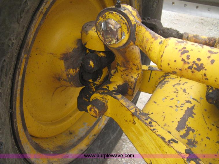 image for item E3085 Allis Chalmers M100 B series motor grader