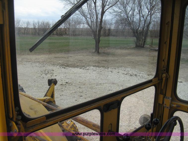 image for item E3085 Allis Chalmers M100 B series motor grader