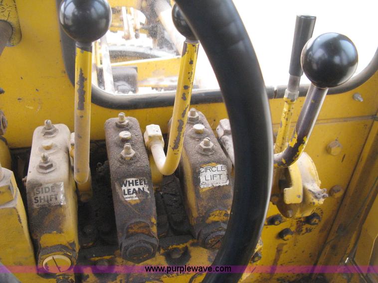 image for item E3085 Allis Chalmers M100 B series motor grader