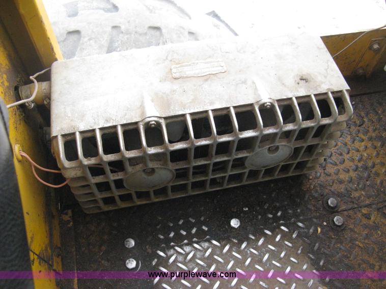 image for item E3085 Allis Chalmers M100 B series motor grader