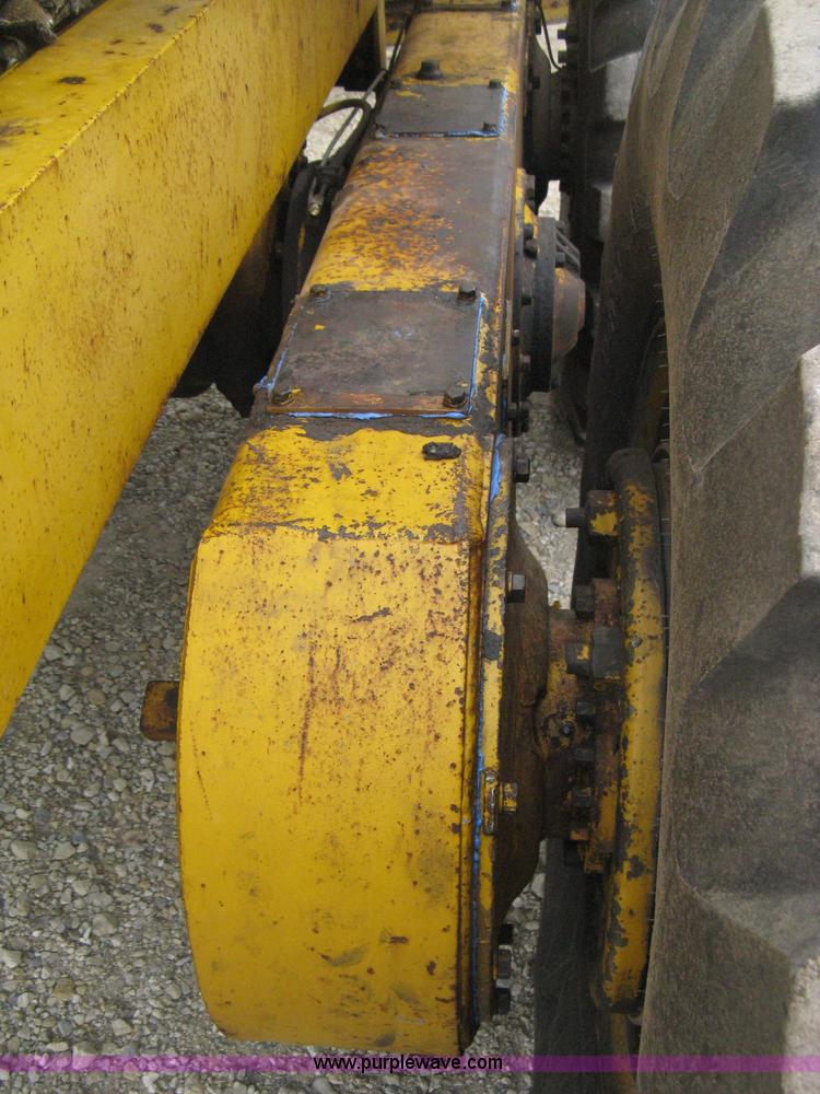 image for item E3085 Allis Chalmers M100 B series motor grader