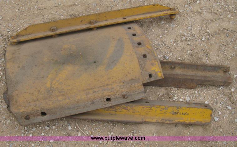 image for item E3085 Allis Chalmers M100 B series motor grader