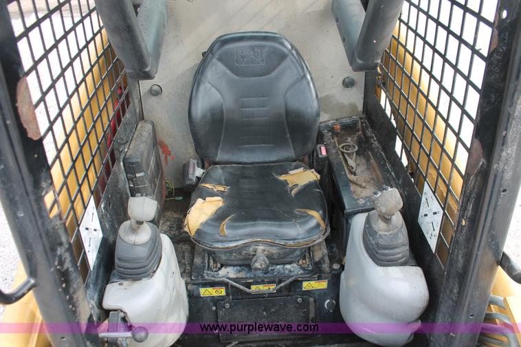 image for item E5887 2006 Caterpillar 248B Turbo skid steer