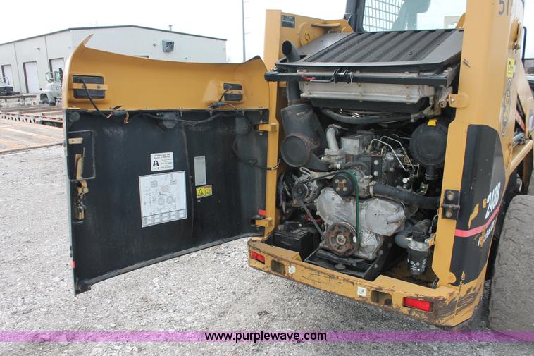 image for item E5887 2006 Caterpillar 248B Turbo skid steer