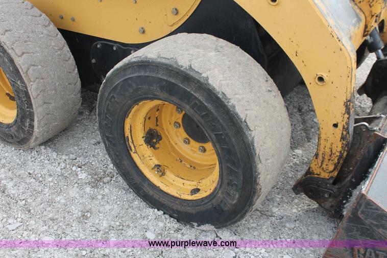 image for item E5887 2006 Caterpillar 248B Turbo skid steer