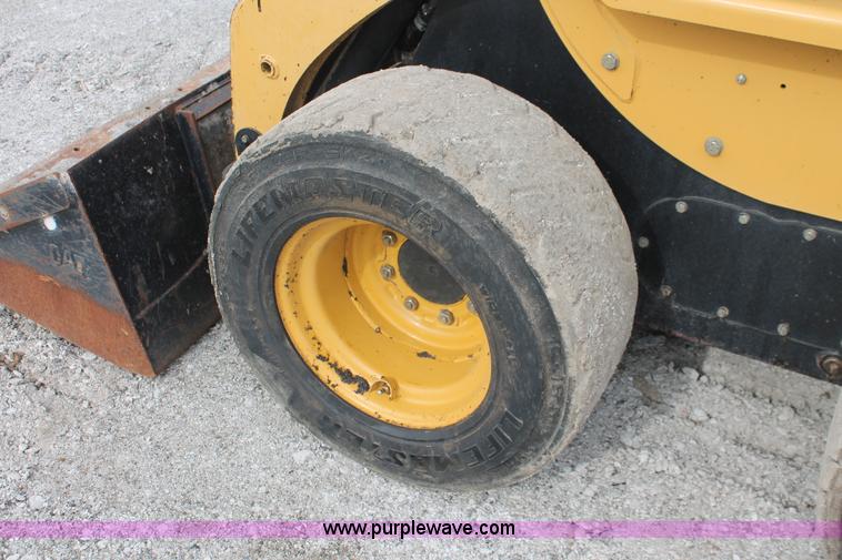 image for item E5887 2006 Caterpillar 248B Turbo skid steer