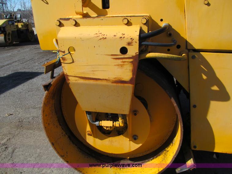 image for item E5888 Bomag BW157AD articulating roller