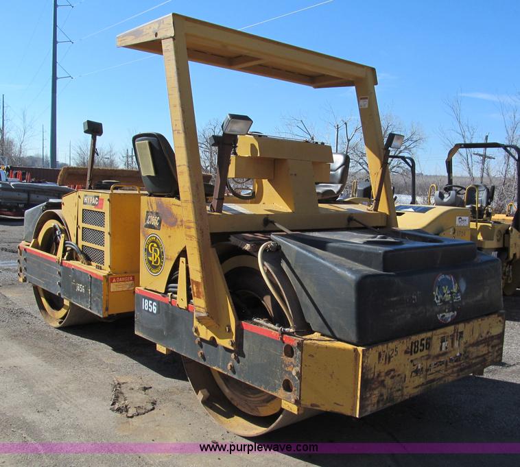 image for item E5889 Hypac articulating vibratory roller