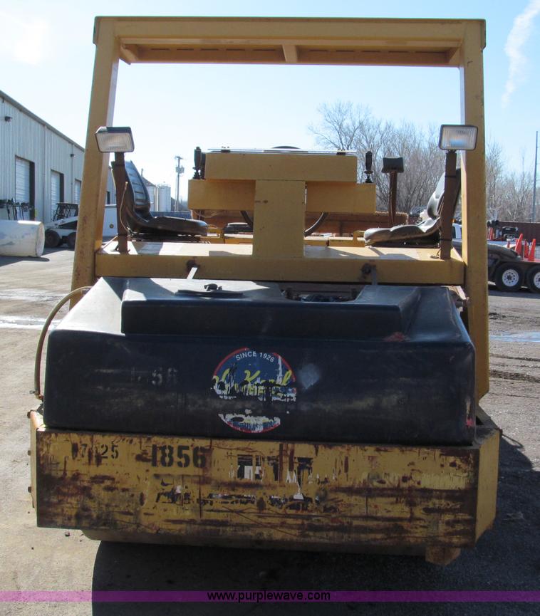 image for item E5889 Hypac articulating vibratory roller