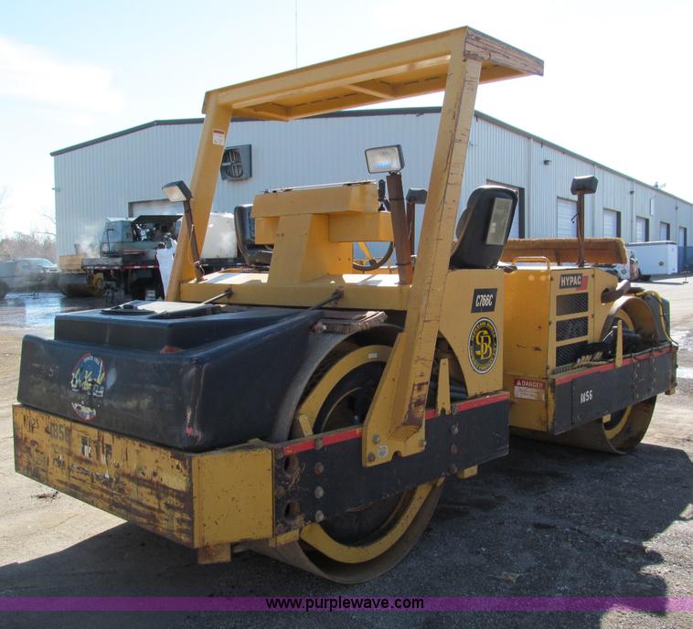 image for item E5889 Hypac articulating vibratory roller