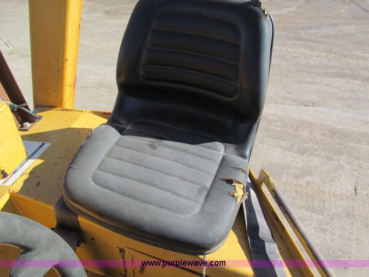 image for item E5889 Hypac articulating vibratory roller