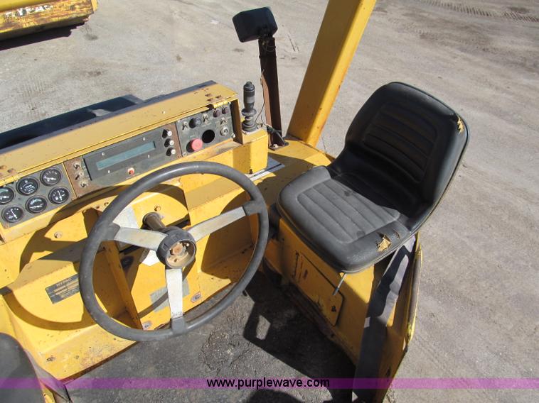 image for item E5889 Hypac articulating vibratory roller