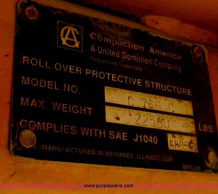 image for item E5889 Hypac articulating vibratory roller