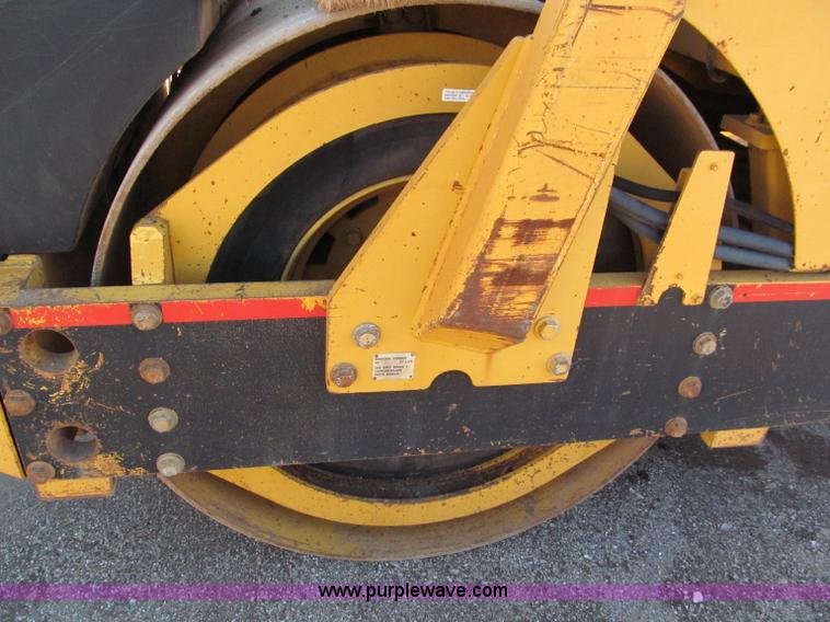 image for item E5889 Hypac articulating vibratory roller