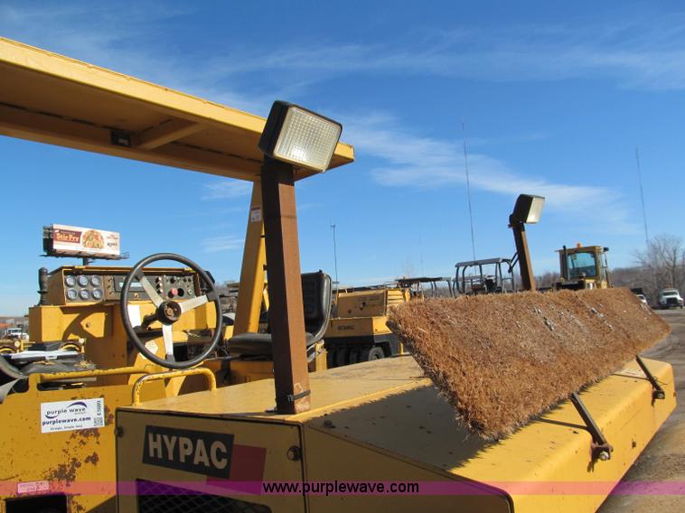 image for item E5889 Hypac articulating vibratory roller