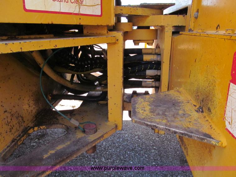 image for item E5889 Hypac articulating vibratory roller