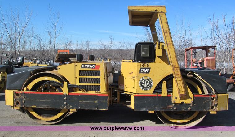 image for item E5890 Hypac C766C articulating vibratory roller
