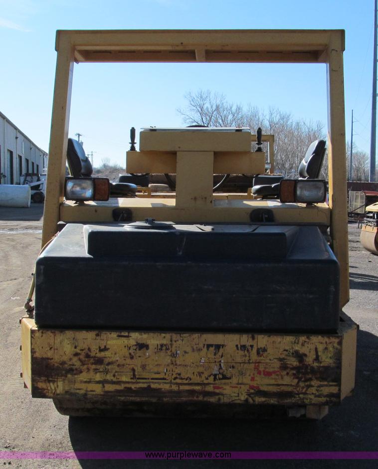 image for item E5890 Hypac C766C articulating vibratory roller