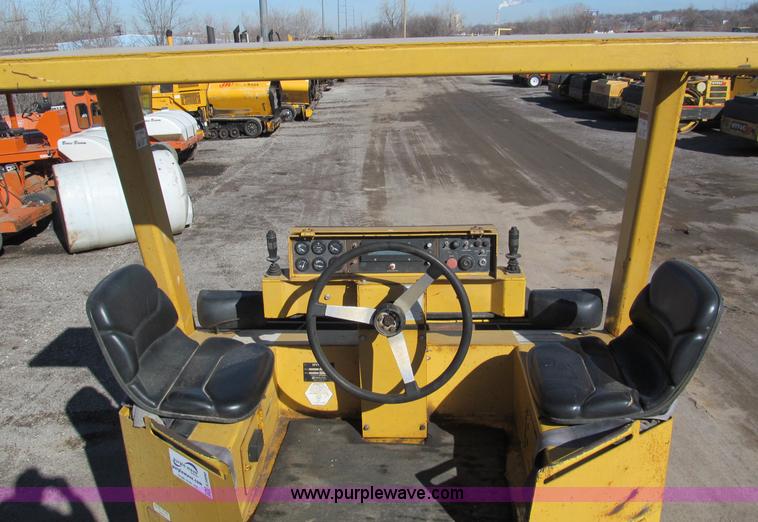 image for item E5890 Hypac C766C articulating vibratory roller