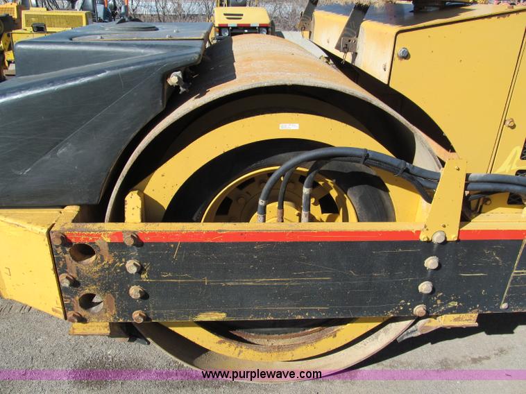 image for item E5890 Hypac C766C articulating vibratory roller