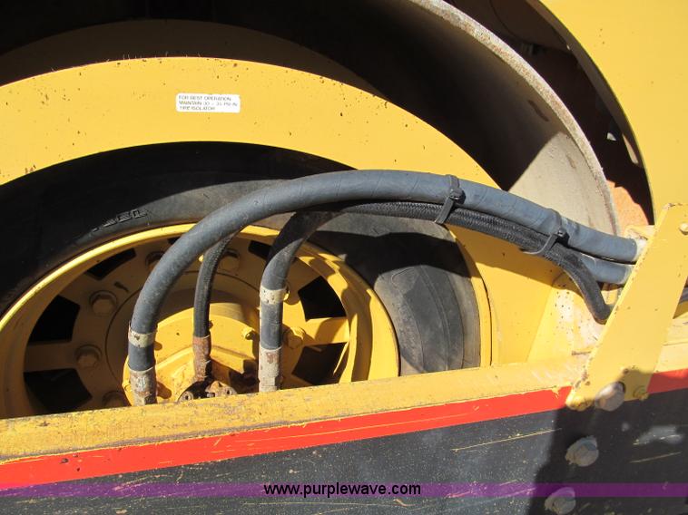 image for item E5890 Hypac C766C articulating vibratory roller