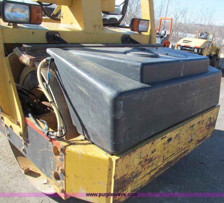 image for item E5890 Hypac C766C articulating vibratory roller