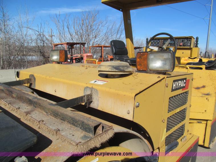 image for item E5890 Hypac C766C articulating vibratory roller