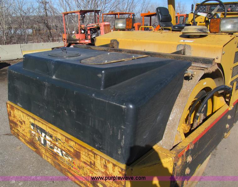 image for item E5890 Hypac C766C articulating vibratory roller