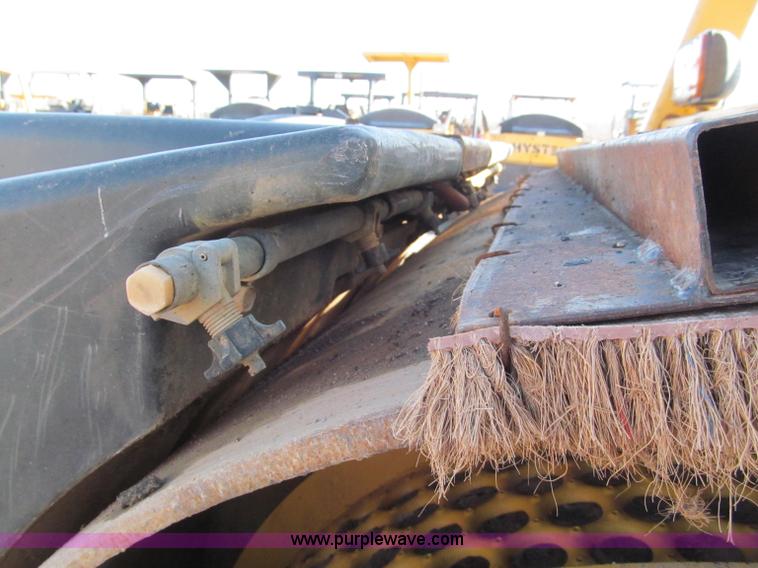 image for item E5890 Hypac C766C articulating vibratory roller