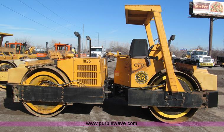 image for item E5891 Hypac C778A articulating vibratory roller