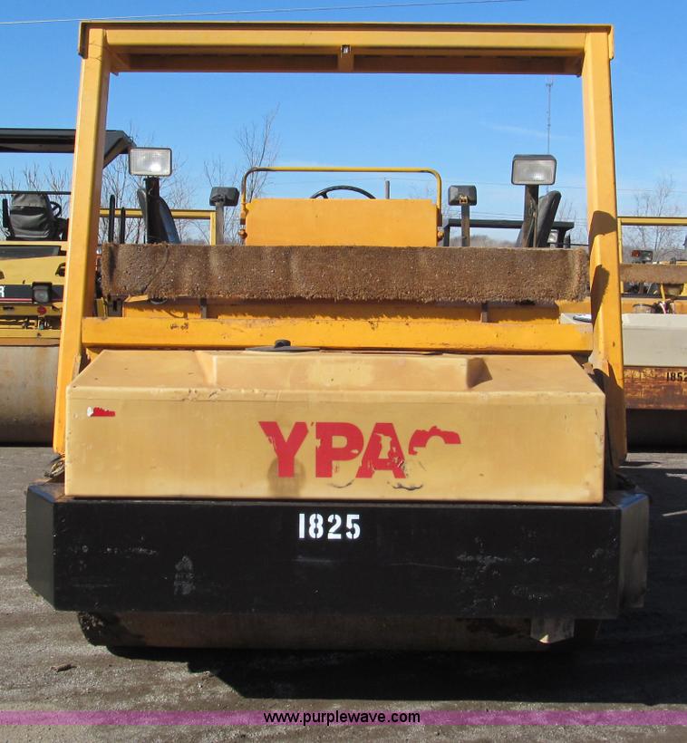 image for item E5891 Hypac C778A articulating vibratory roller
