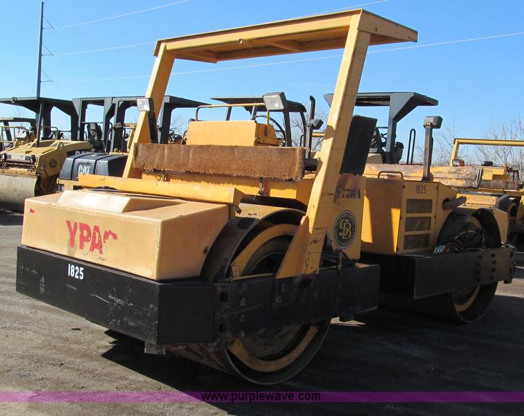 image for item E5891 Hypac C778A articulating vibratory roller