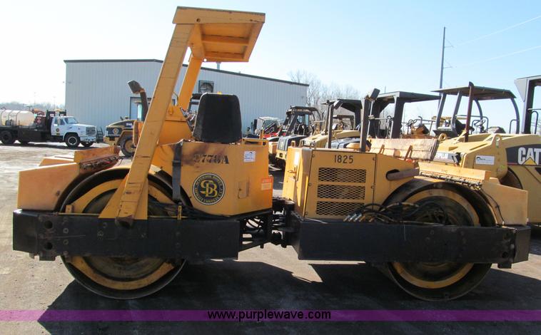 image for item E5891 Hypac C778A articulating vibratory roller