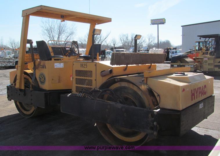 image for item E5891 Hypac C778A articulating vibratory roller