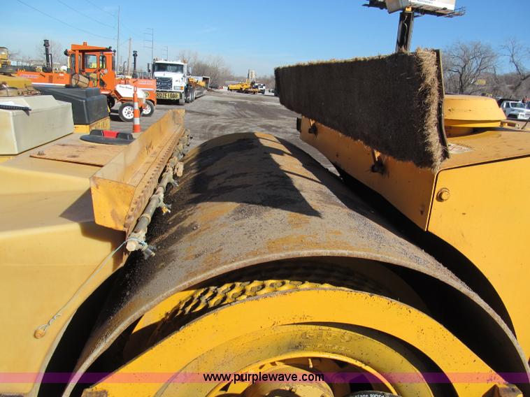 image for item E5891 Hypac C778A articulating vibratory roller