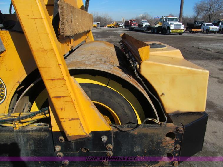 image for item E5891 Hypac C778A articulating vibratory roller