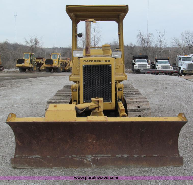 image for item E5892 1975 Caterpillar D3 crawler dozer